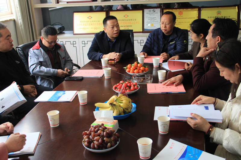 三門峽市陜州區(qū)水利局張局長，自來水公司趙總經(jīng)理等人蒞臨陜西甘霖實(shí)業(yè)公司考察指導(dǎo)工作